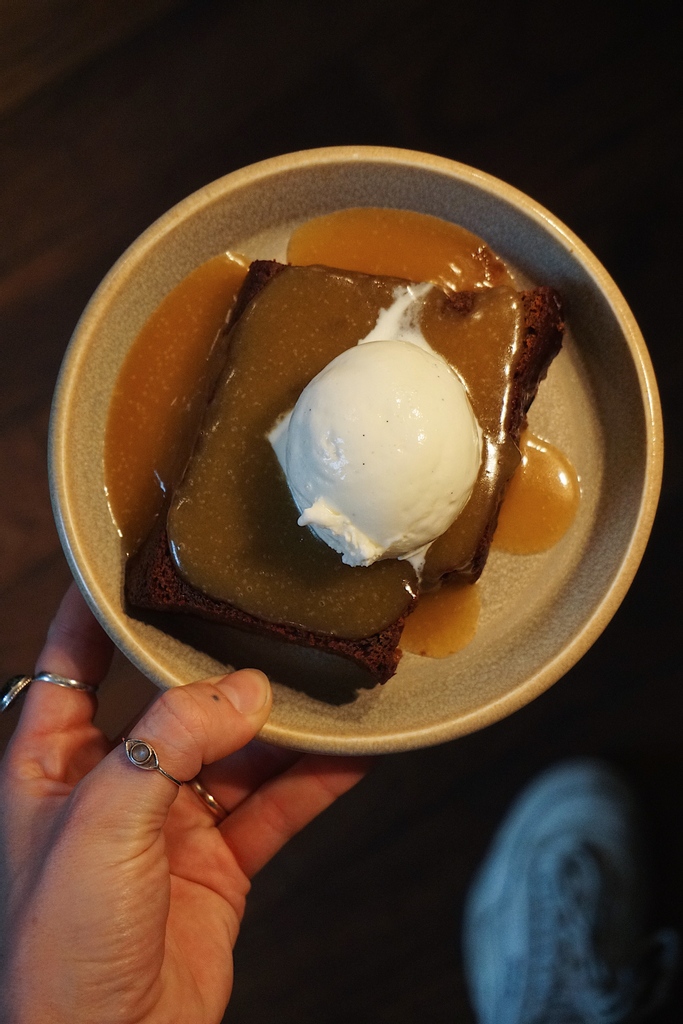 STICKY TOFFEE PUD || 🍦⁠ This homemade baby is only available on a Sunday, who's coming to get some?! 👀⁠