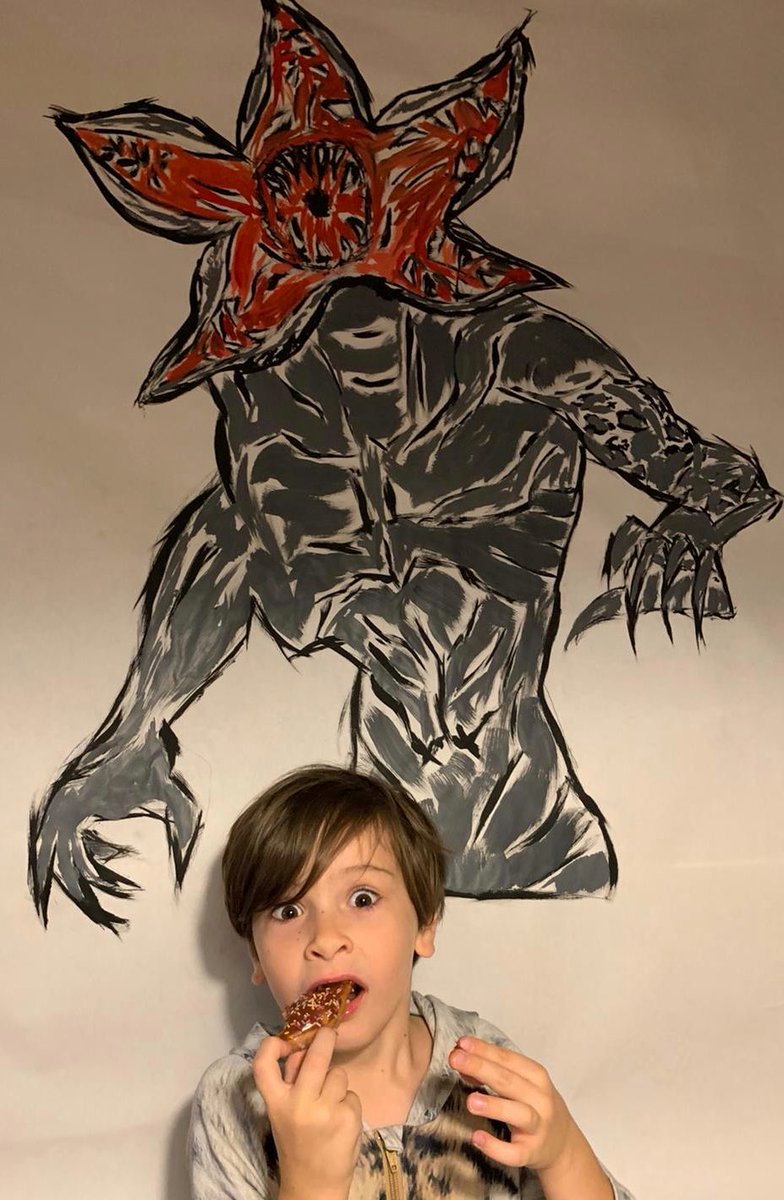 Curious1ncident's tweet photo. #StrangerThingsDay https://t.co/6Dmv35xbEu