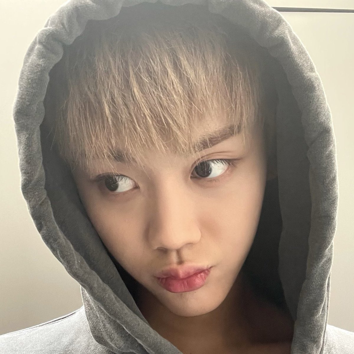 T_A_G_yun's tweet photo. 하 어떡해 존잘이야…
#ciipher #ciiphertag #염태균 #싸이퍼 #싸이퍼태그 https://t.co/jvH8QhDOCj