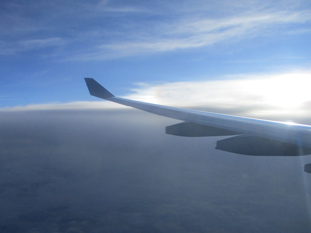 BNEarpt2807's tweet photo. 成田に着陸する前。早くこの景色見れないかな〜
(A330 52A カンタス航空) https://t.co/JymcbHrVqL