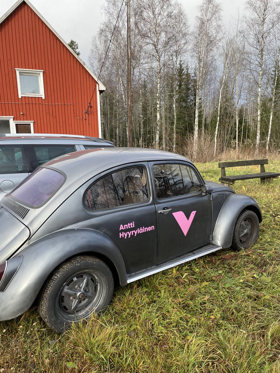 Löysin sen kuuluisan vasemmistokuplan. 
Juurikorven työväentalolla.