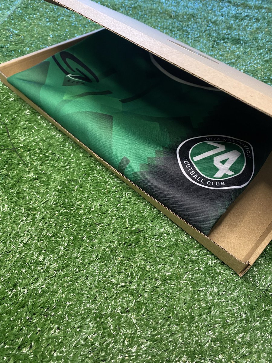 NonLeagueShop's tweet image. ⭐️ GIVEAWAY ⭐️

FA Cup weekend is back! 

And we love an upset!! If any Non League club knocks an EFL side today we will give away a Non League Mystery Box!

To enter:
1) FOLLOW US ✅
2) RT ♻️
3) BONUS ENTRY - TAG a Non League club you think will win today! 

Good Luck! 👍