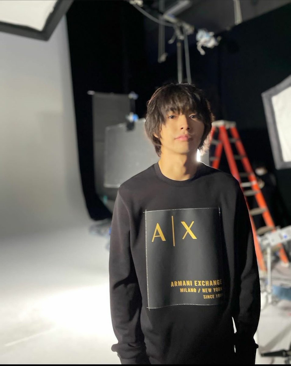 keneri_na97's tweet photo. これのレディースのフード付き🥰
(って結局全く違う物やん!w)
でも同じコンセプトという事で😅
残念ながらフォトブックは当たらなかったけど知り合いの賢友さん達が当たってるのはホント良かった😌
転売ヤーの手に渡るのだけは勘弁🙏だったから💦
改めて皆さんおめでとうございます🎊
#AX30th https://t.co/WNxh4qps68