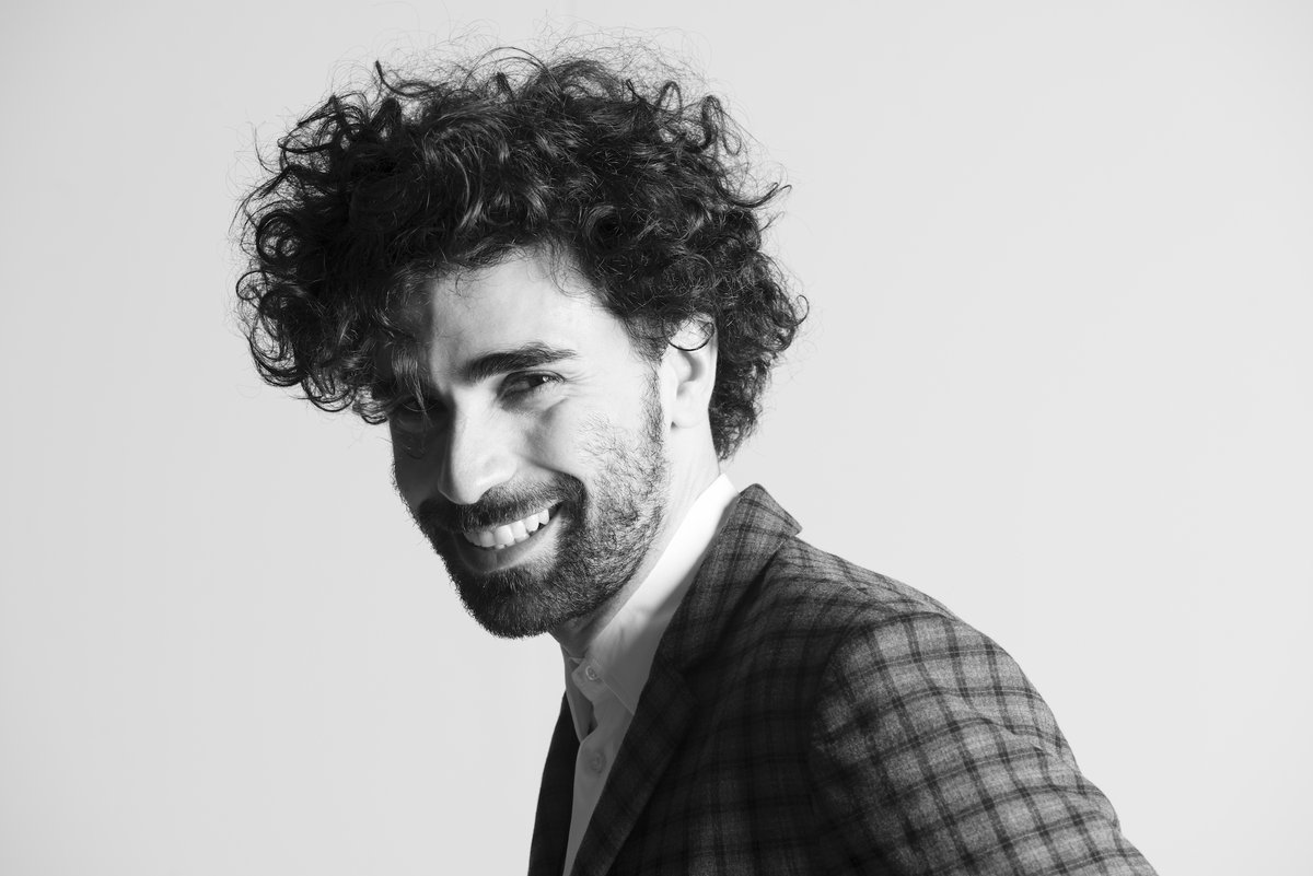 ASFFest's tweet photo. Live on Channel 1 Today, 12:00-13:00

From Visible to Viral:
Fashion on Film

@FinottiLuca's impressive portfolio  includes international stars such as Lady Gaga, Gigi Hadid, Rita Ora and Monica Belluci. Finotti joins @nico7y7 to discuss the secret to producing trending content. https://t.co/L7bzVgWRQb