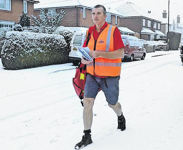 plinketyplink2's tweet photo. Me: “Can’t wait till it’s spring.”

My postman: “Haha yes boys shorts weather.” https://t.co/SUcICDy6qt