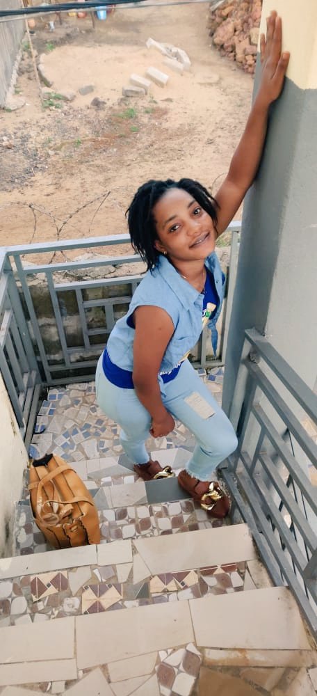 Bello31780360's tweet photo. @kembang_gkelud Am Zainab Bello 
An Artist from Sierra Leone I want someone to help me with my career https://t.co/fyyjbCKT2r