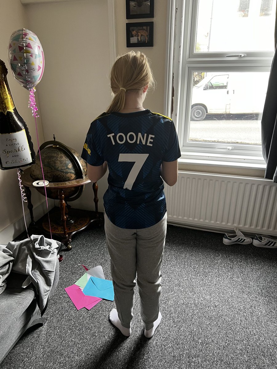 thebadgemanltd's tweet photo. Loving her new shirt @ellatoone99 @MUW_SC @natalie_17 https://t.co/dg4PJliWCu