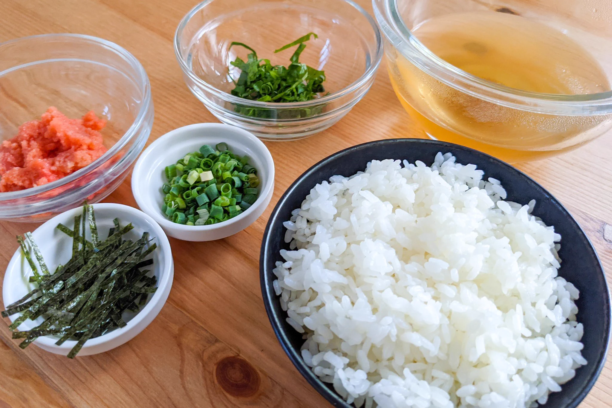 お手軽だから朝ごはんにもぴったりそう！たらこを使った「お茶漬け」レシピ！