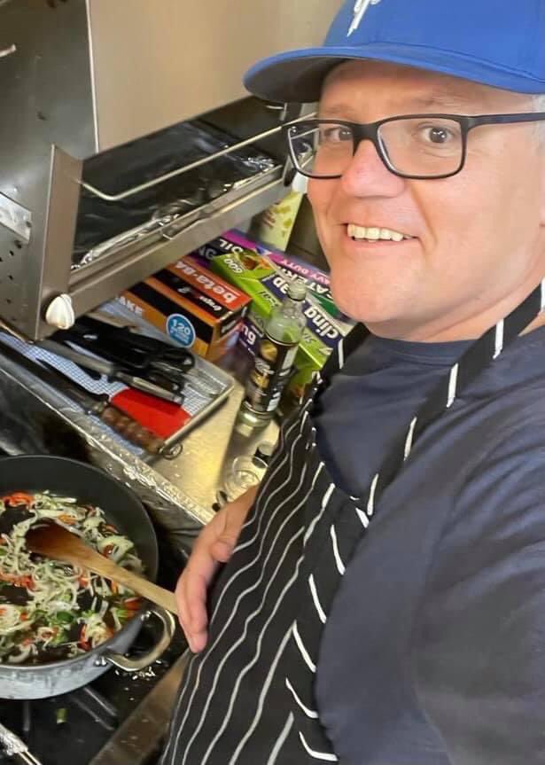 MixtUpMixy's tweet image. Scott motherfucking Morrison is playing #DaggyDad again, in a new episode of #CurryNight 🤦🏻‍♀️

The sycophantic comments make me gag 😒🤢

So I made a comment of my own 😎

#ScottyfromMarketing #ScottyFromPhotoOps #VoteThemAllOut #Morrison #AlboForPM #auspol #Australia