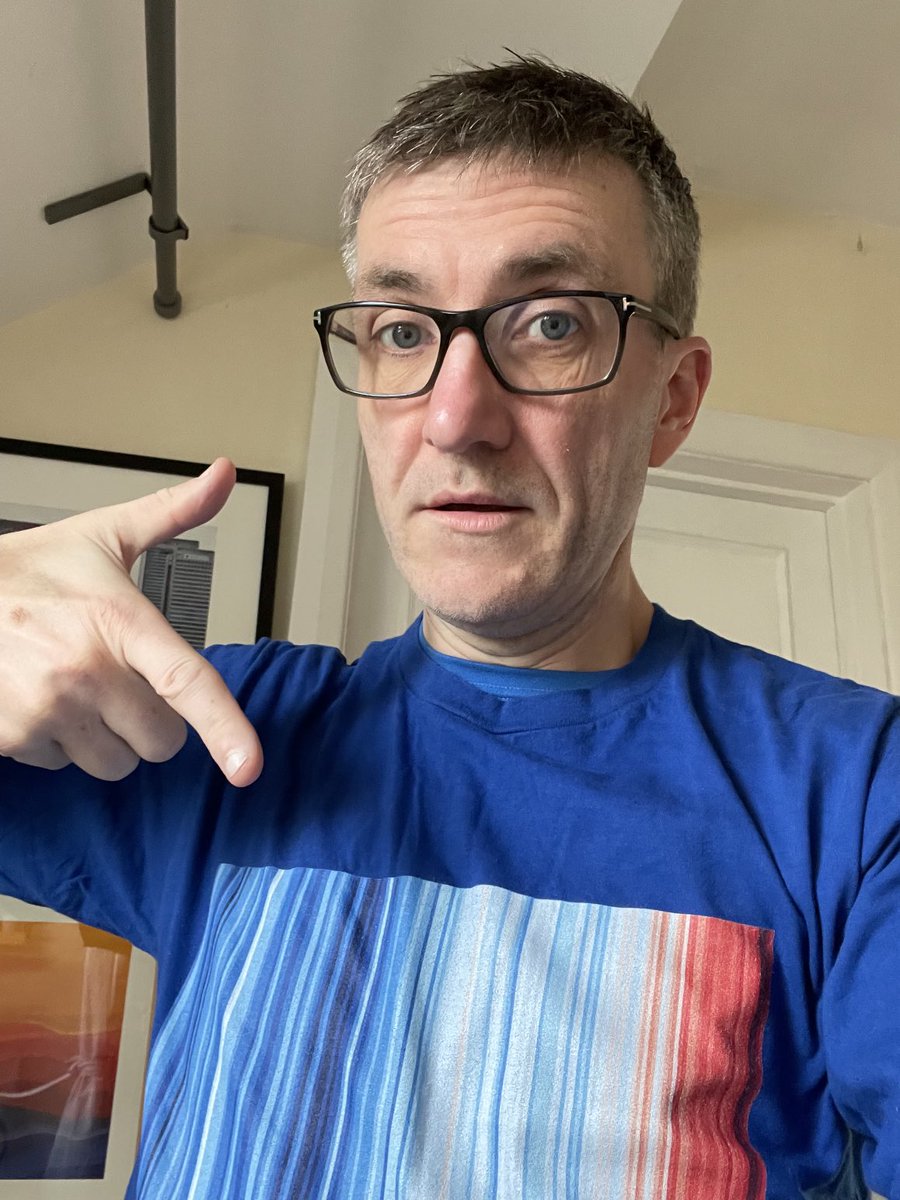 JJNSmith's tweet photo. Today, I have decided to wear the data. #cop26 https://t.co/YeD6U1bwyo