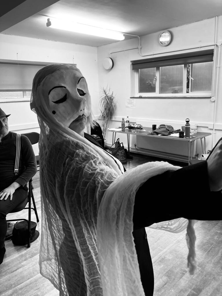 bespokentheatre's tweet photo. Rehearsals are coming to an end for our new show #ordinary Here is @yolandeanastasi our clowning queen playing the spirit that caused #HelenDuncan's media storm  Want to find out more? Catch us at @ninthlifepub 
https://t.co/YdlY65ykQs
#spiritualism #isthereanybodythere https://t.co/p3ly1CyHZ9