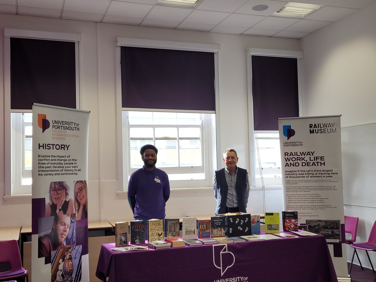 History team all set up and ready to meet our guests. Looking forward to seeing everyone today!
@UoP_History @UoP_SASHPL @UoPHumSS