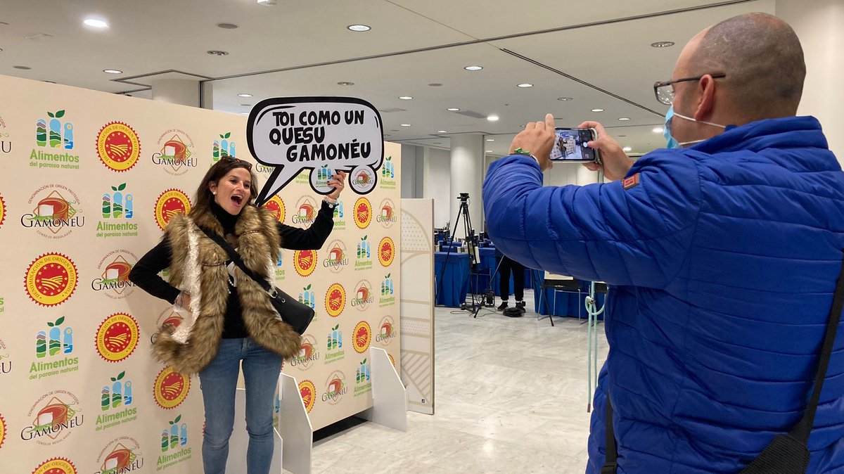 Los amantes del queso disfrutando del Paraíso Natural🤩😋

<a href="/aytoviedo/">@aytoviedo</a> 
<a href="/alimentosastur/">Alimentos del Paraíso (Cuenta Oficial)</a> 
<a href="/InstitutoQueso/">Instituto del Queso</a> 

#internationalcheesefestival 
#cheeselovers
#alimentosdelparaiso
#oviedoesqueso