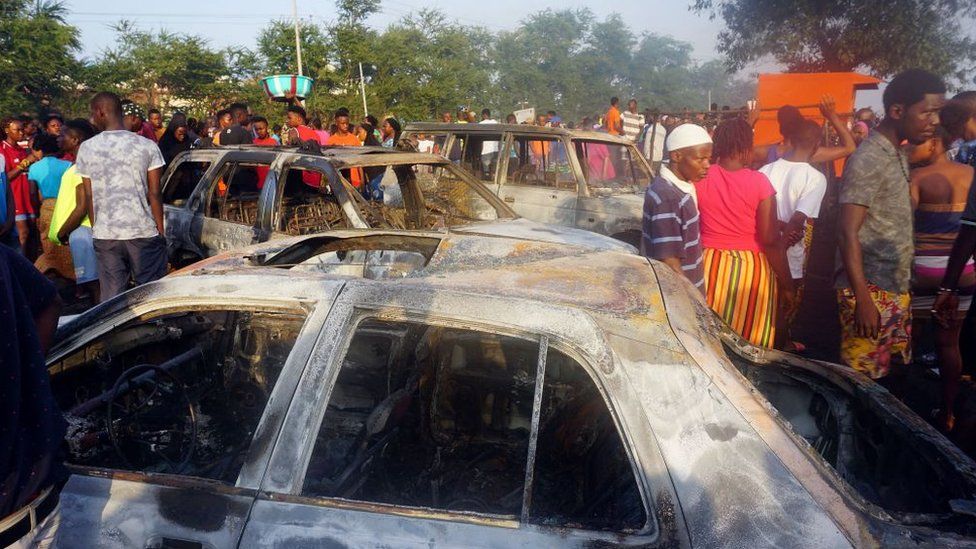 BBCAfrica's tweet photo. A huge explosion happened after an oil truck collided with another vehicle in Sierra Leone's capital, Freetown. At least 84 people have died many of whom were trapped in their vehicles.
More here 👉https://t.co/s6QUewFaMl https://t.co/uZ8Irt70qY