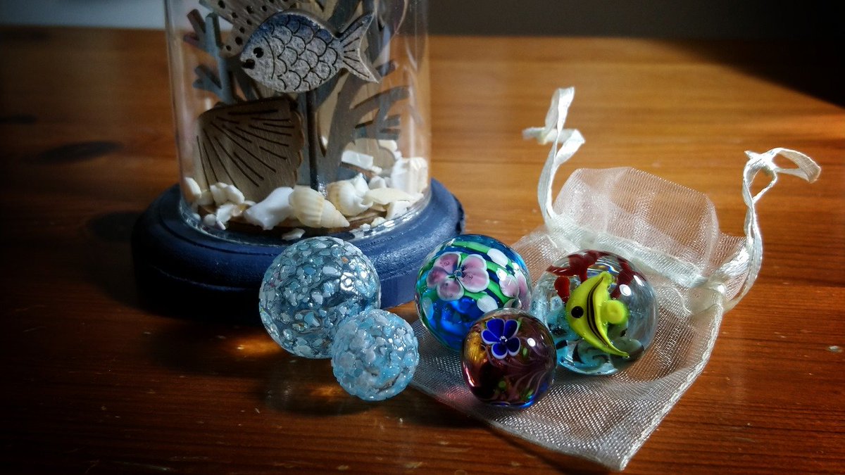 Takaracrafts's tweet photo. Final day #MeetTheMakerWeek "Discover". I will share with you, a dressmaker that I have been collaborating with & two makers who I have bought from recently. From left to right: @VynJohns - vintage bridal couture, @vickysworld Illustration, Geko Glass Scarborough #elevenseshour https://t.co/Qa9E5yeYSC