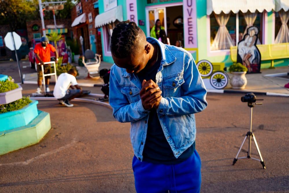 Only_samson's tweet photo. To all Music lovers make sure you get to listen and enjoy #BONRealize video BY @iamBon_SA from @UniversalMirac1 today #BONRealize https://t.co/ybpnWbg6AJ