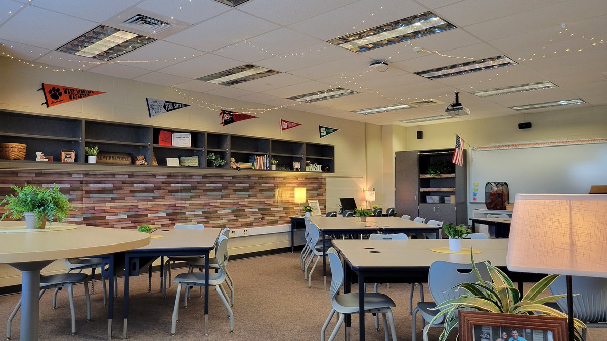 markleteacher's tweet photo. One door closes, and another opens. I have loved every minute of the past 17 years at MMS, and I'm so excited to start the next chapter at Big Spring High School as an instructional coach. #MASDproud #MMSproud https://t.co/bp2Q9O5JVU