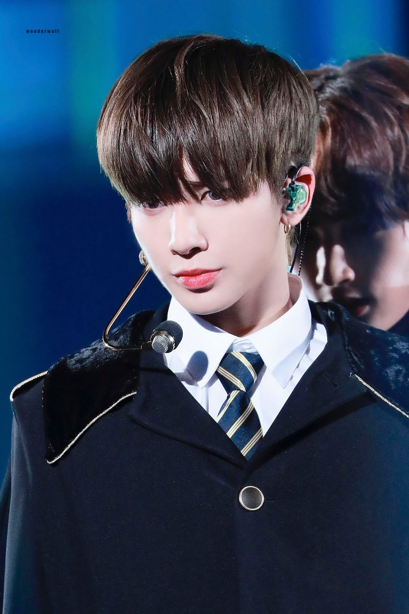 Taehyun_0202's tweet photo. 2019 MAMA 태현이 잘생긴 도토리 그 자체
#MAMAVOTE #txt https://t.co/31w4ZML62S