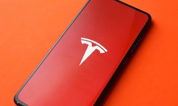 cinemaclips055's tweet photo. What will it cost? Will it work on #Mars ?? Will it be a #satellite phone?? Will it be #solar charging? Eagerly awaiting #Tesla phone #ModelPi ....
||@elonmusk | #ModelPi | #Tesla | #SolarCharging | #EVConnection |#Starlink || https://t.co/zlrpqAVFP7