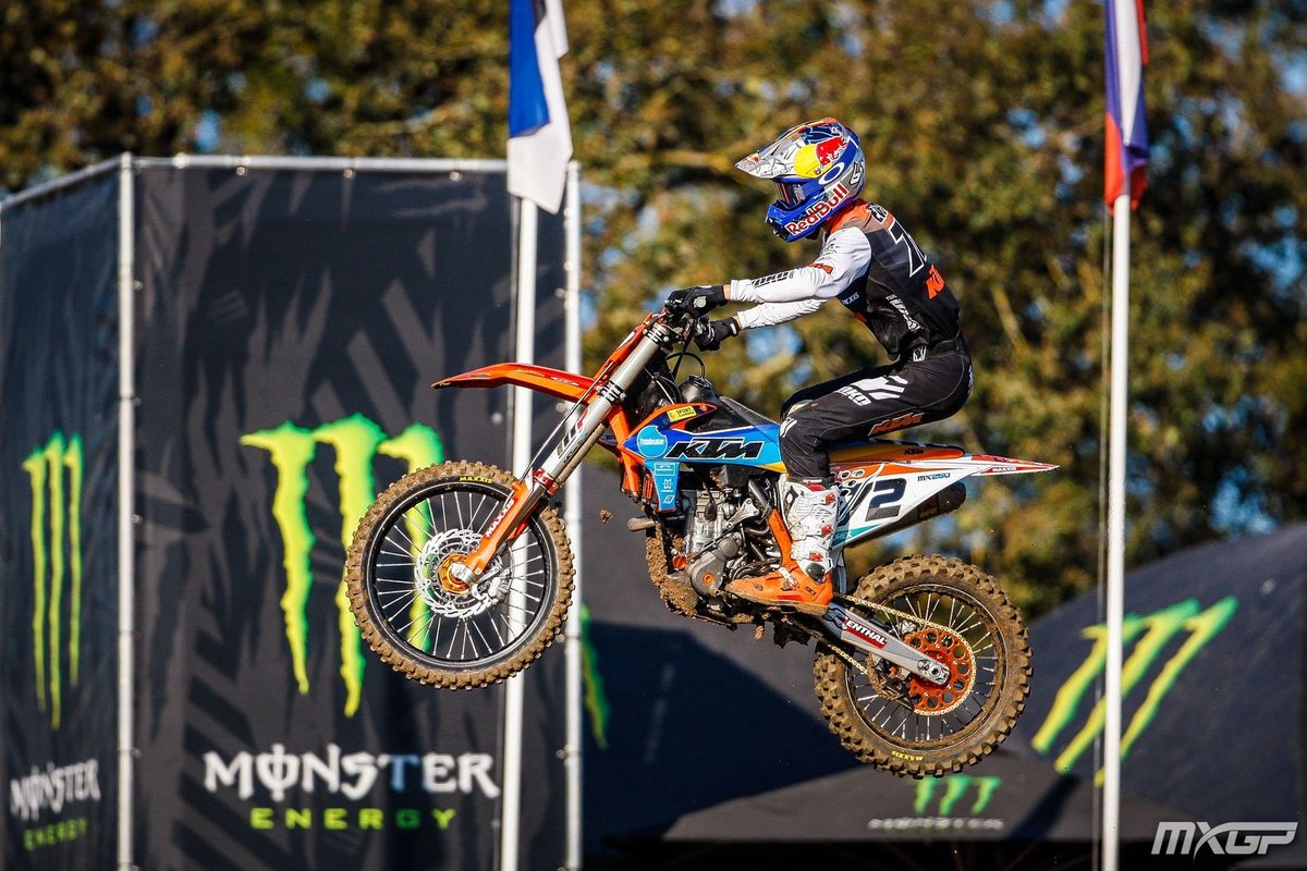 LiveMXOnline's tweet photo. Get the free and timed practice results from the Mantova for the EMX250 and EMX2T here ⤵

https://t.co/noNEWDMBfz

📷 - @mxgp 

#EMX #EMX250 #EMX2T #MXGPLombardia #MXGP #MX #Motocross #Dirtbikes #LiveMotocross https://t.co/51zhMPlxbS