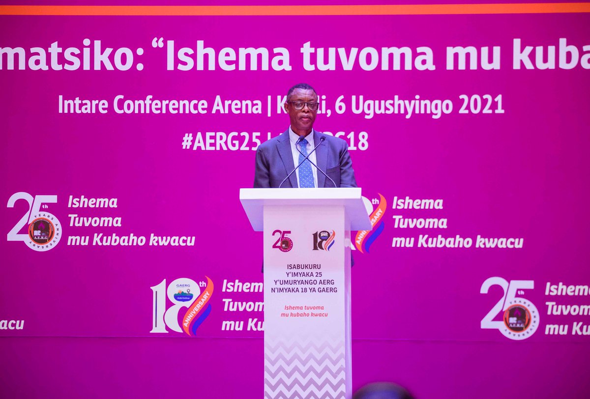 IBUKAYouth's tweet photo. Gen. Kabarebe: Gukomera n'imbaraga byanyu ni cyo cyonyine cyatera ipfunwe abashakaga kubamara. N'ubu iyo muhagurutse mukavuga bahinda umushyitsi. Kubona mukomeye, mubasubiza muhangana nabo, mwubaka igihugu n'urukundo ruhambaye bibatera ubwoba.

#AERG25 | #GAERG18 https://t.co/TiasPU5Mtk