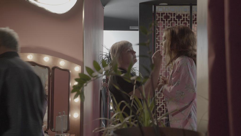 Zaz_Official's tweet photo. Quel bonheur de mettre en image « Le Jardin des Larmes » et de vous le dévoiler !!! Quel tournage incroyable, que d’inoubliables souvenirs 🥰 https://t.co/F7WBQMGTHt