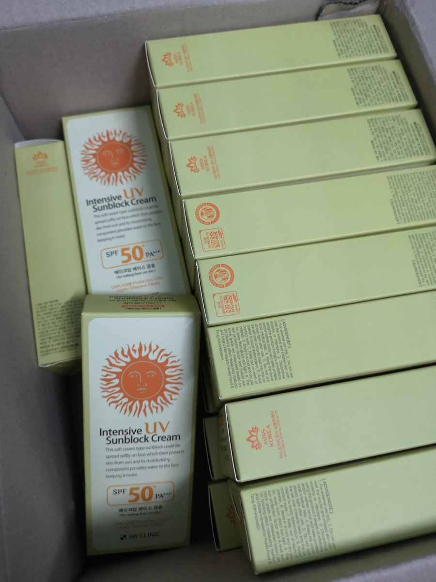 thelustreskin's tweet image. Tak banyak but l'm so proud of myself ❤️

Alhamdulillah, first time restock 3W Clinic Sunblock bnyak2 sebab org selalu tanya &amp;amp; cepat sold out🥺

Kayman Moisturizer pon hot stuff ya, almost tiap minggu org request COD🥳

shp.ee/7yjwxyb

#kaymanbentong #3wclinic #sunblock