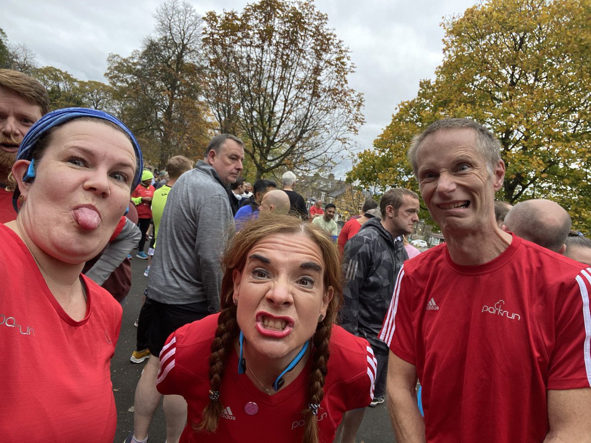 musingsofarunn1's tweet photo. Lovely morning @Bradfordparkrun had a gurn, Erin shouted ‘hiya’ at the geese, Erin had a final lap nap which enabled me to have some lovely chats once we’d finished. I also got a buggy PB 28:04! #buggyrunner #pb #lapnap @UKRunChat @parkrunUK @RachReally @TeachersRunClub https://t.co/xcKSXwYTHf