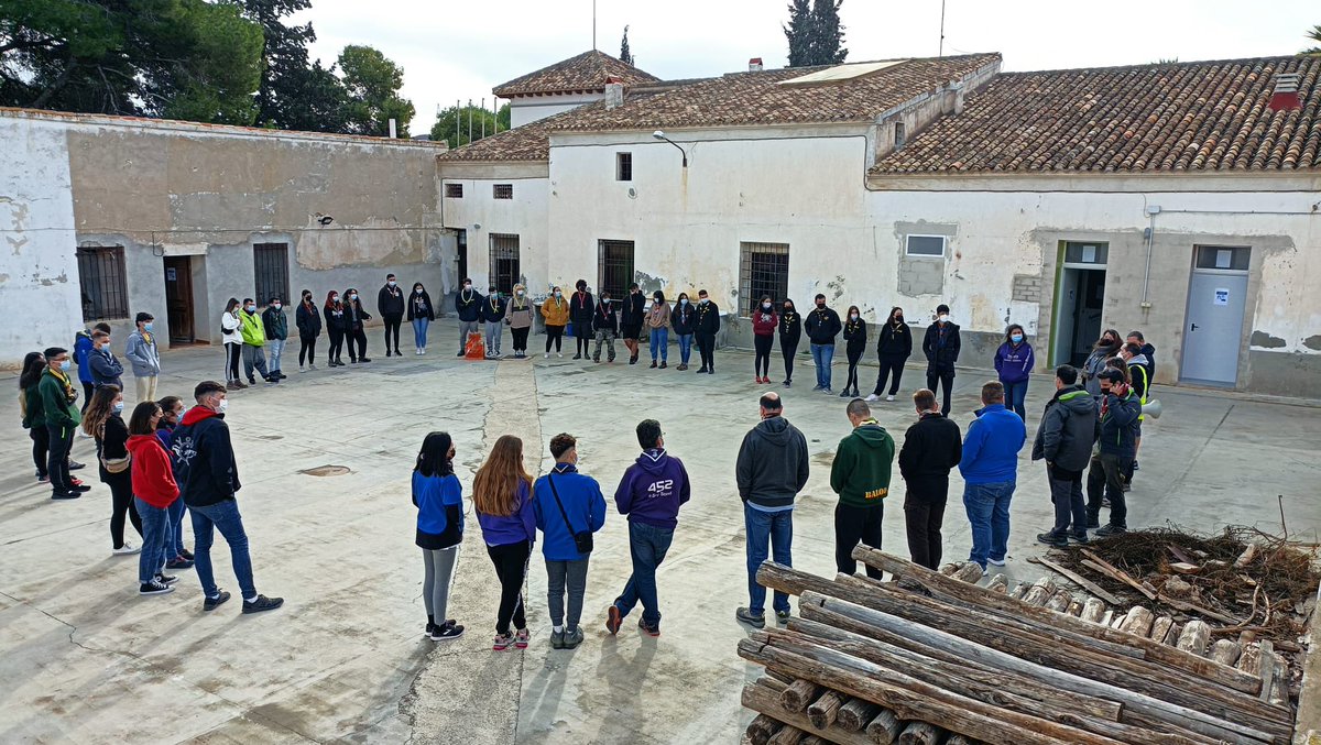 asde_exmu's tweet photo. ¡Buenas noticias, volvemos a vernos! Ya han empezado los primeros eventos federales de Exploradores de Murcia: el Curso de Guías y Subguías, en Finca Caruana; y el IV Foro Rover, en el Centro de Actividades (Coto Cuadros). ¡Pasáoslo genial! 

#JuntosEsMejor https://t.co/NthVvP5t3C