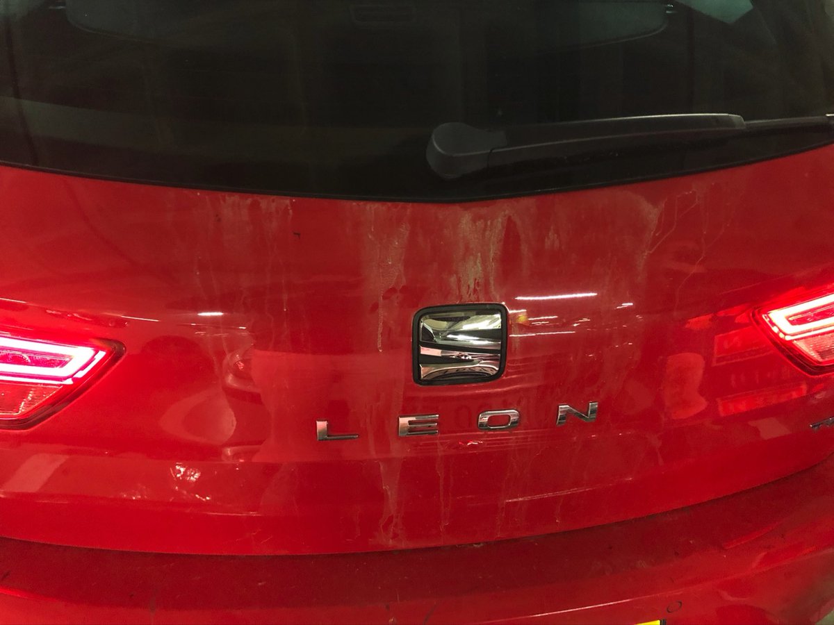 El_Acantilado's tweet photo. @RepsolWorldwide this is the result of your carwash. Really? 🤔 https://t.co/zQOlCdsS2x