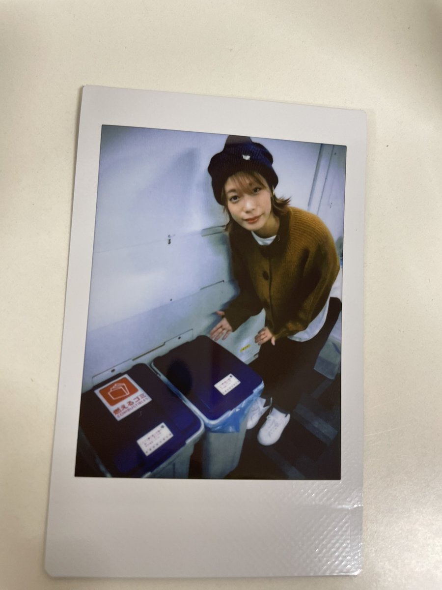 michiiharu's tweet photo. さよなら立川ハピピランドイベントありがとうございました！
NGワードゲーム無双できてめちゃくちゃ楽しかったんだけど私だけかな？( ¨̮  )？
皆ともたくさん喋ることが出来て嬉しかったです😊

チェキくじ、ハズレも楽しめるようになってて作ってて楽しかった😂笑
お守りにしてね！笑

また遊ぼう！ https://t.co/nScBo803iq