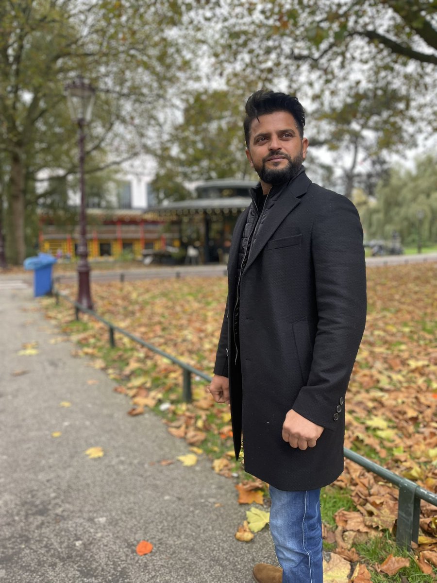 ImRaina's tweet photo. Browsing through the city in blissful autumn 🍂 #autumn #amsterdam #blessed https://t.co/Cr5XrTm1TN