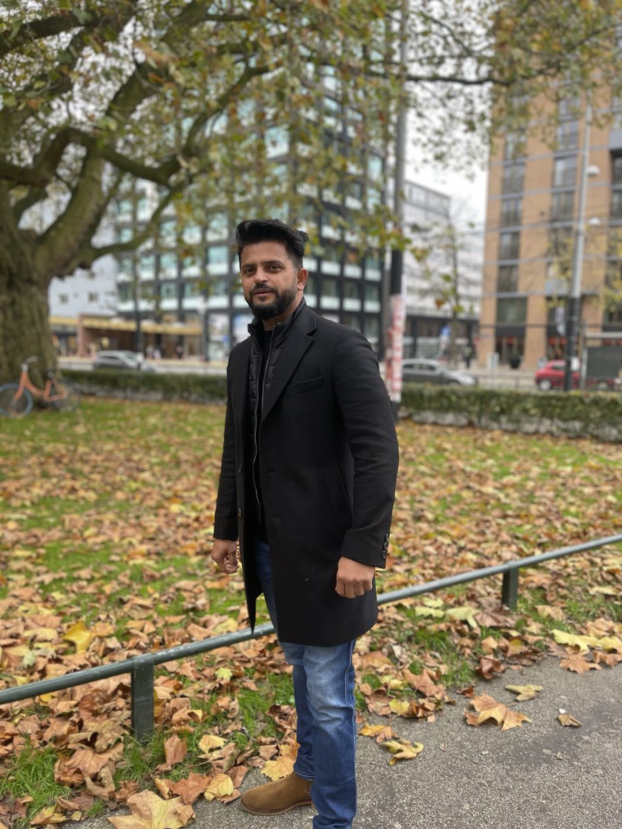 ImRaina's tweet photo. Browsing through the city in blissful autumn 🍂 #autumn #amsterdam #blessed https://t.co/Cr5XrTm1TN
