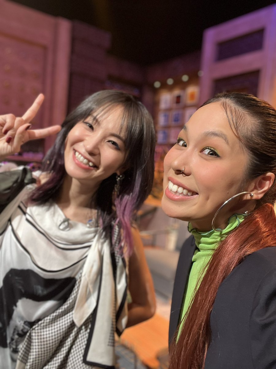 micaholic1981's tweet photo. この後23:10から #NHK #シブヤノオト ！！！！ #アルデバラン ひびかせます✌️✌️✌️🔥🔥🔥💪💪💪🤝🤝🤝🔥🔥🔥❤️❤️❤️❤️見てねー❤️❤️❤️

リハ後に @LiSA_OLiVE ちゃんと🤩

@nhk_oto @asadora_bk_nhk 

#カムカムエヴリバディ #上白石萌音 #深津絵里 #川栄李奈 #松村北斗 #村上虹郎 https://t.co/54EPmPO1Oa