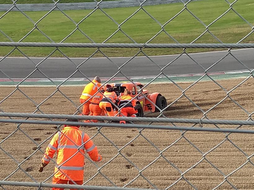 An enjoyable day so far here at #brandshatch for the #BTRC finale. Great to see the #orangearmy dealing with all that's thrown at them as usual