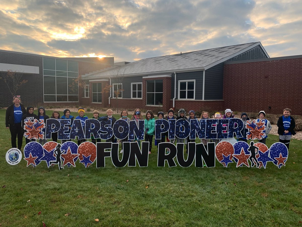 ms_sexton_'s tweet photo. Fun Run 💙🧡 https://t.co/g4OZ1WsaQx