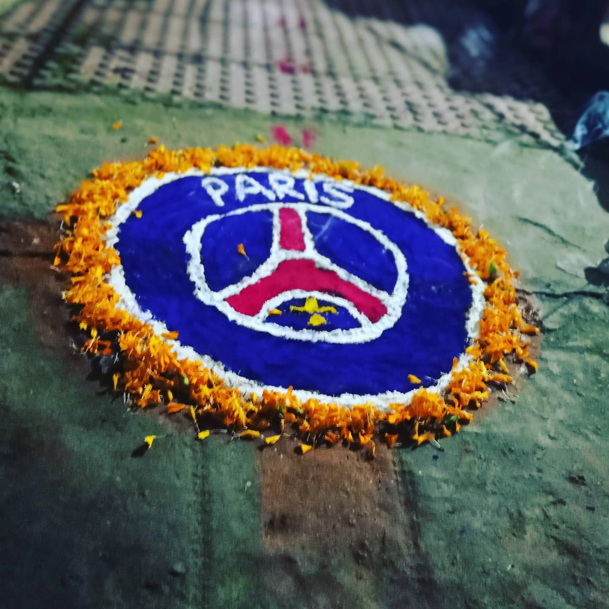 PSG_Nepal's tweet photo. Beautiful Rangoli From PSG Fan😍
Pic: @sirishbhandari 

#WeAreParis https://t.co/wPlUdJTeuN