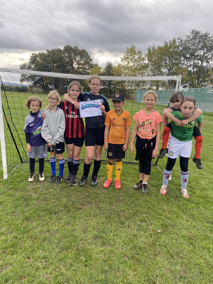 LbbfcW's tweet photo. Lots of fun this morning! 🙌🏻⚽️ https://t.co/NCHa6JbXRO