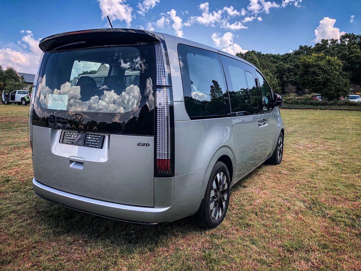 khuleonwheels's tweet photo. It is definitely a top contender in the luxury MPV department with an enticing price tag. Overall, we think that the #HyundaiStaria is a decent and practical MPV. It is also very fuel efficient and extremely comfortable.
📝/📸: @IamKumbi
#NewDimensionOfSpace
#StepIntoTheSpace https://t.co/wrIaesWroS
