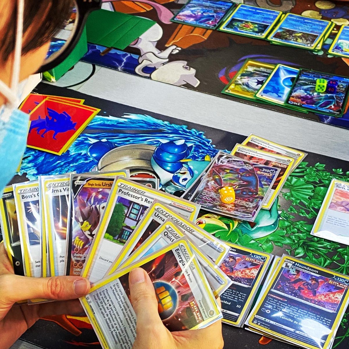 inGenioBCN's tweet image. Estemos jugando el IPS Silver Clash de Pokemon. Mucha energía, color y diversión en cada emparejamiento. ¿Quien será el mejor entrenador? 😼 #pokemon #silverclash #pokemonevent #ingeniobcngames