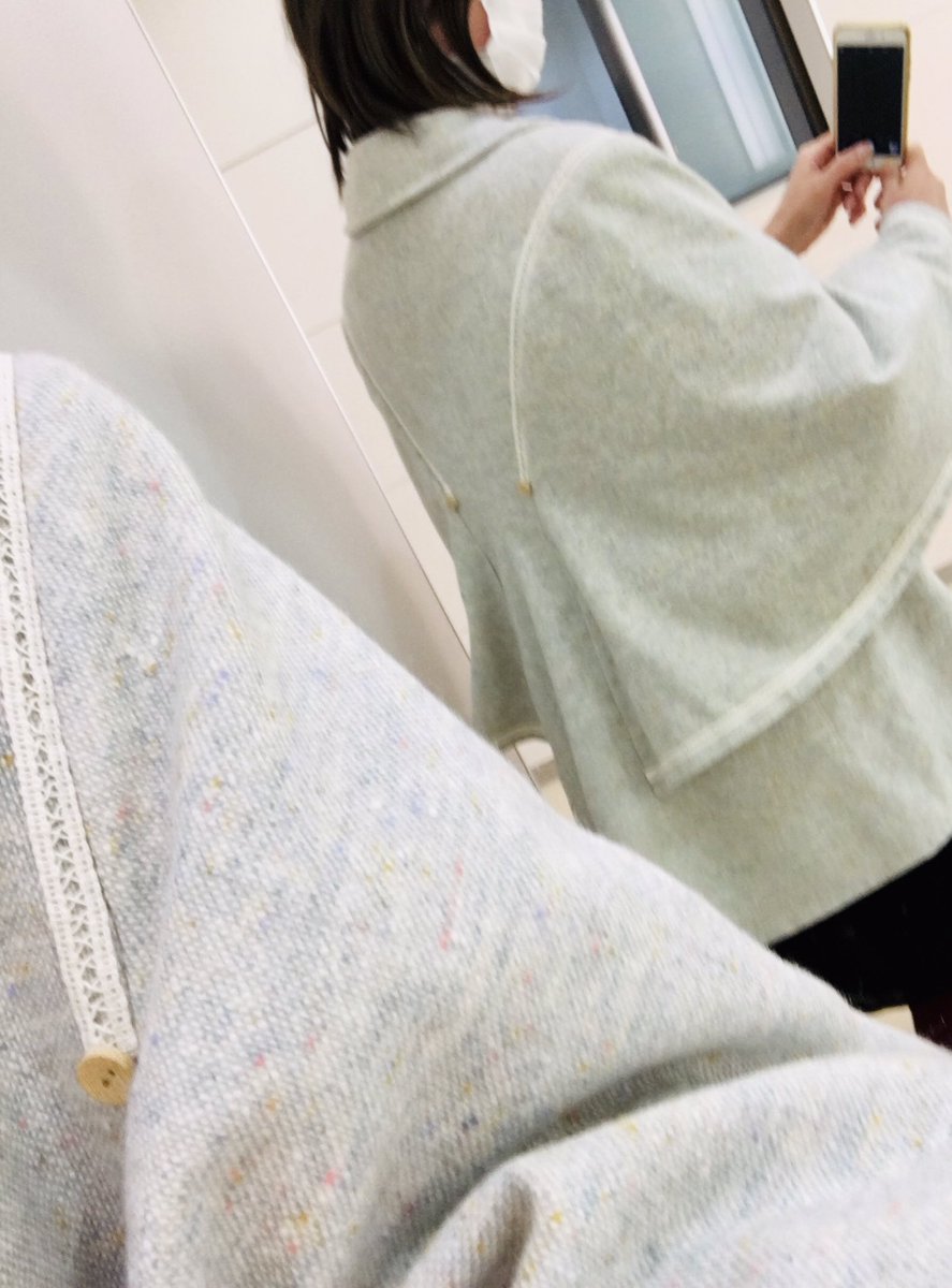 MarAugust15's tweet photo. 春に「半・分解展」という展示を観に行って感動してクリノリンヴィジットが作りたい！と、衣服標本家の長谷川彰良先生の教室に通い完成しました☺️
ヴィクトリア時代に流行ったクリノリンスタイルの上に合わせる羽織りです。袖が背中から付いています。きゃわ…😍 https://t.co/n3NcNIIZP5