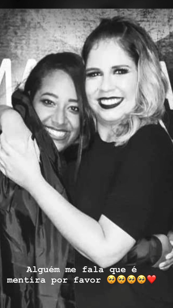 Danygon07's tweet photo. Tá doendo tanto 😭😭😭😭❤️ #MariliaMendonca https://t.co/HX50Hncmpt