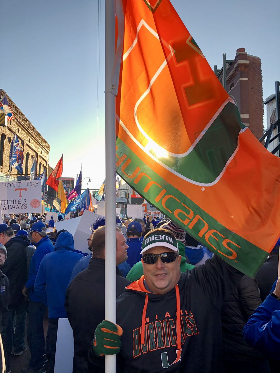 EZCANES's tweet photo. 2 years ago @CollegeGameDay in Memphis. I was that guy in the middle of all these Memphis & SMU fans. #NotOneFckGiven #GoCanes #BeatGATech ๐ https://t.co/gkxQNztwz8