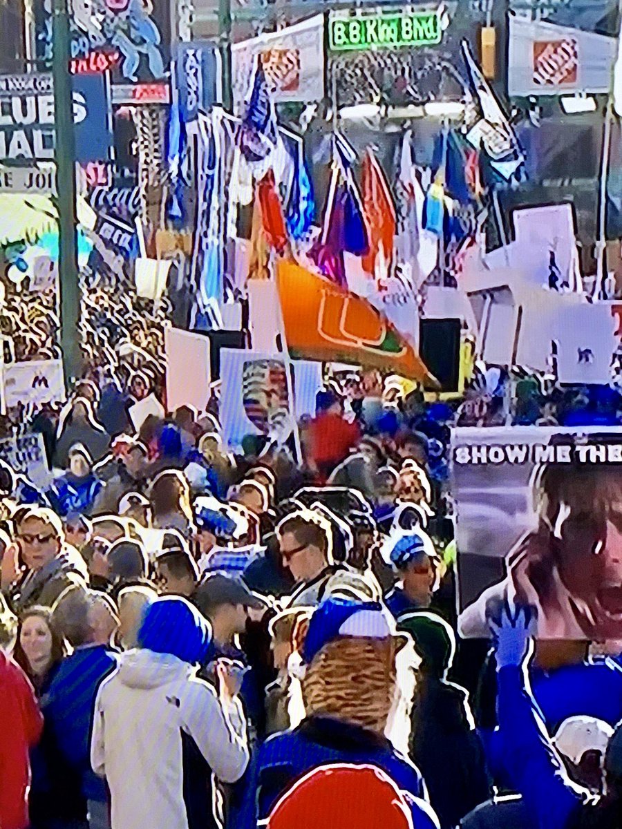 EZCANES's tweet photo. 2 years ago @CollegeGameDay in Memphis. I was that guy in the middle of all these Memphis & SMU fans. #NotOneFckGiven #GoCanes #BeatGATech ๐ https://t.co/gkxQNztwz8