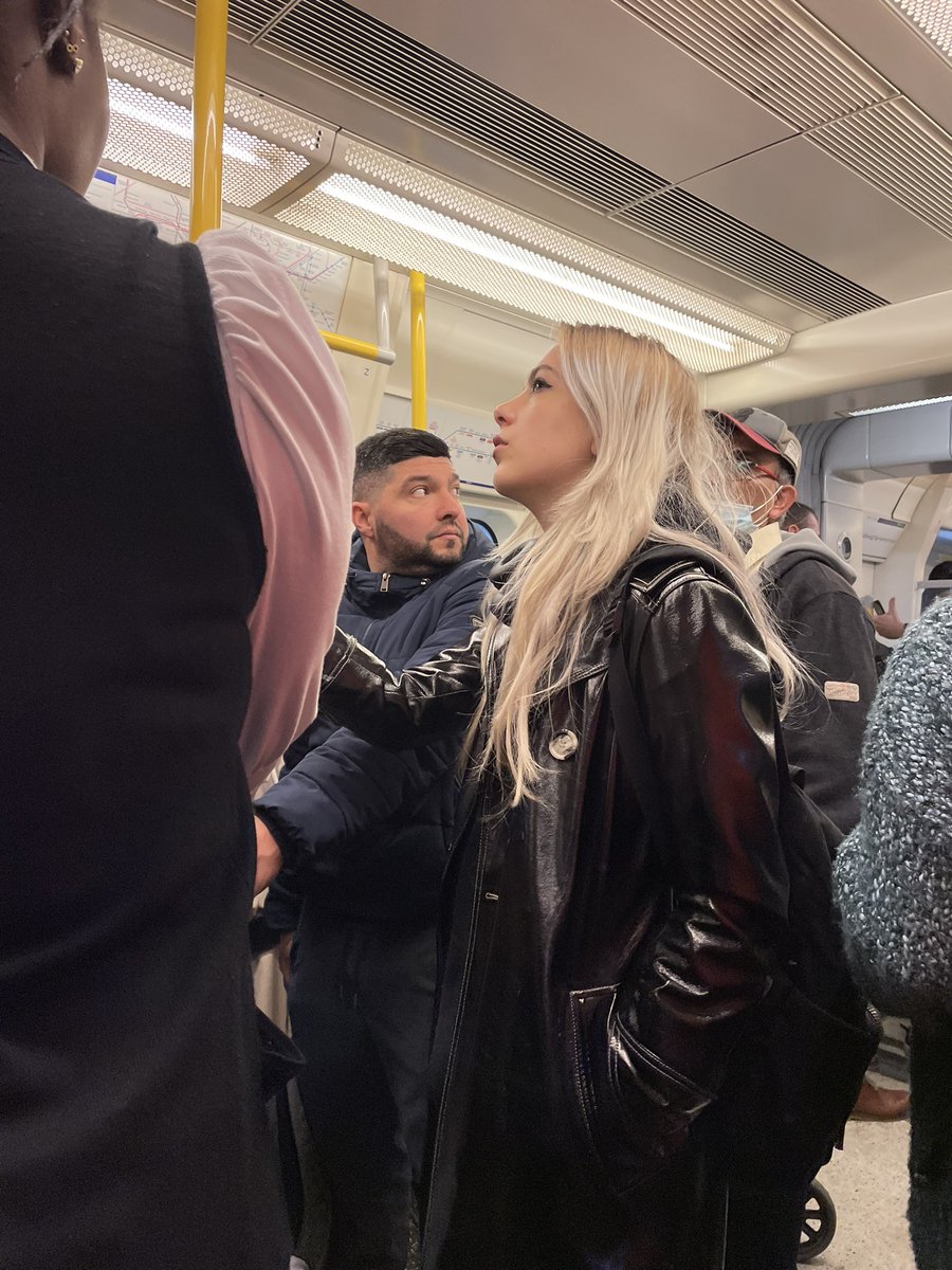 Nikkid0308's tweet photo. @TfL this is mandatory mask wearing on my tube yesterday - 80% non-compliance on a crowded tube - clearly not all had hidden disabilities - not a good reflection on @SadiqKhan either who made this a mandatory requirement on TFL! https://t.co/uVXIrCPx99