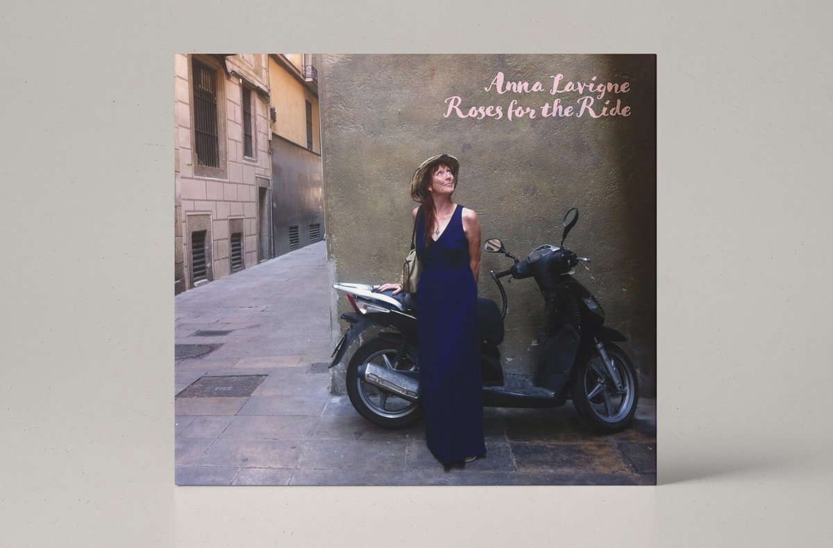 Check out this beautiful lovers rock song by Anna Lavigne, such a shame songs like this aren't heard by more but the world of hard sell is a hard shell we don't wanna ever pierce
Avail daintees.bandcamp.com
Click on the link it's safe and cosher
Best
Mx
soundcloud.com/the-daintees/f…