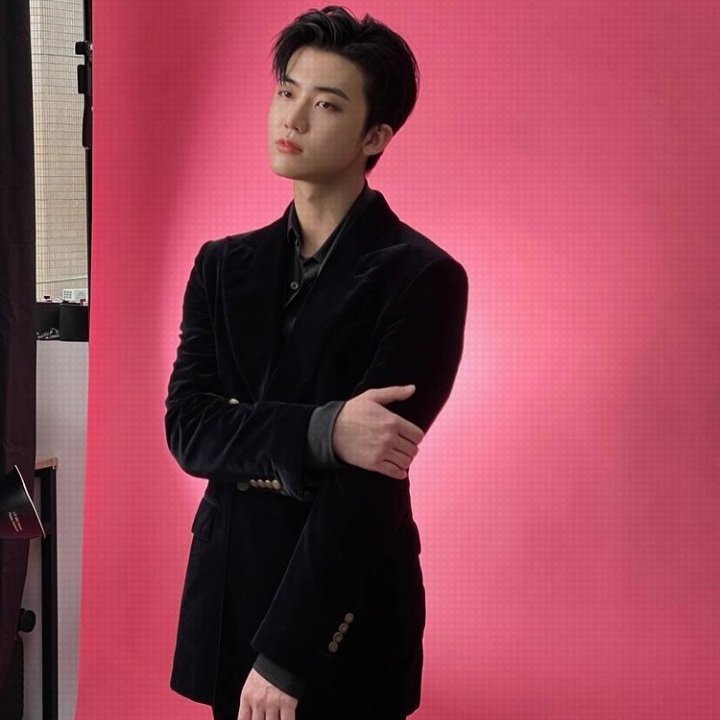 ㅤ
ㅤㅤ temporary faceclaim :]
ㅤ