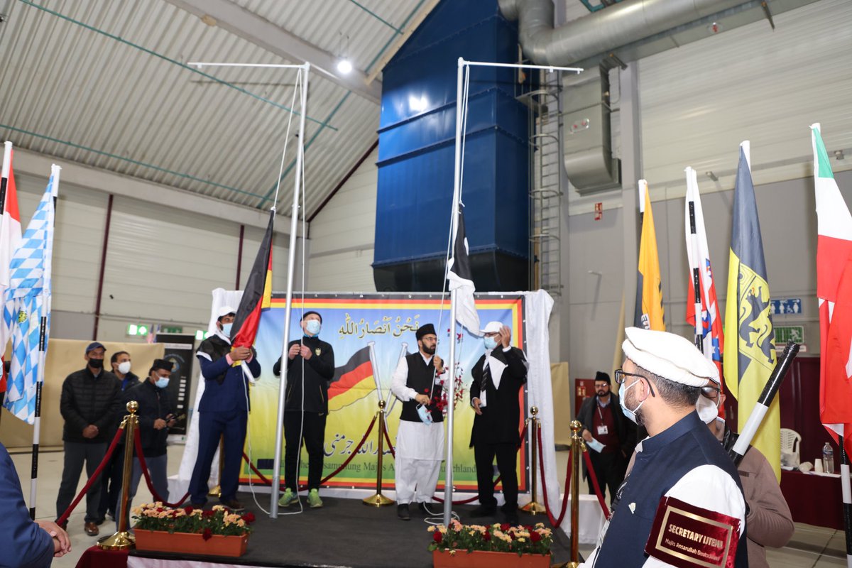 ansarullahDe's tweet photo. The flags 🇩🇪 were hoisted by National Amir Sahib and Sadr Sahib Majlis Ansarullah Germany. The #Ijtema21 is opened with a silent prayer. https://t.co/Sca0t7OpYP