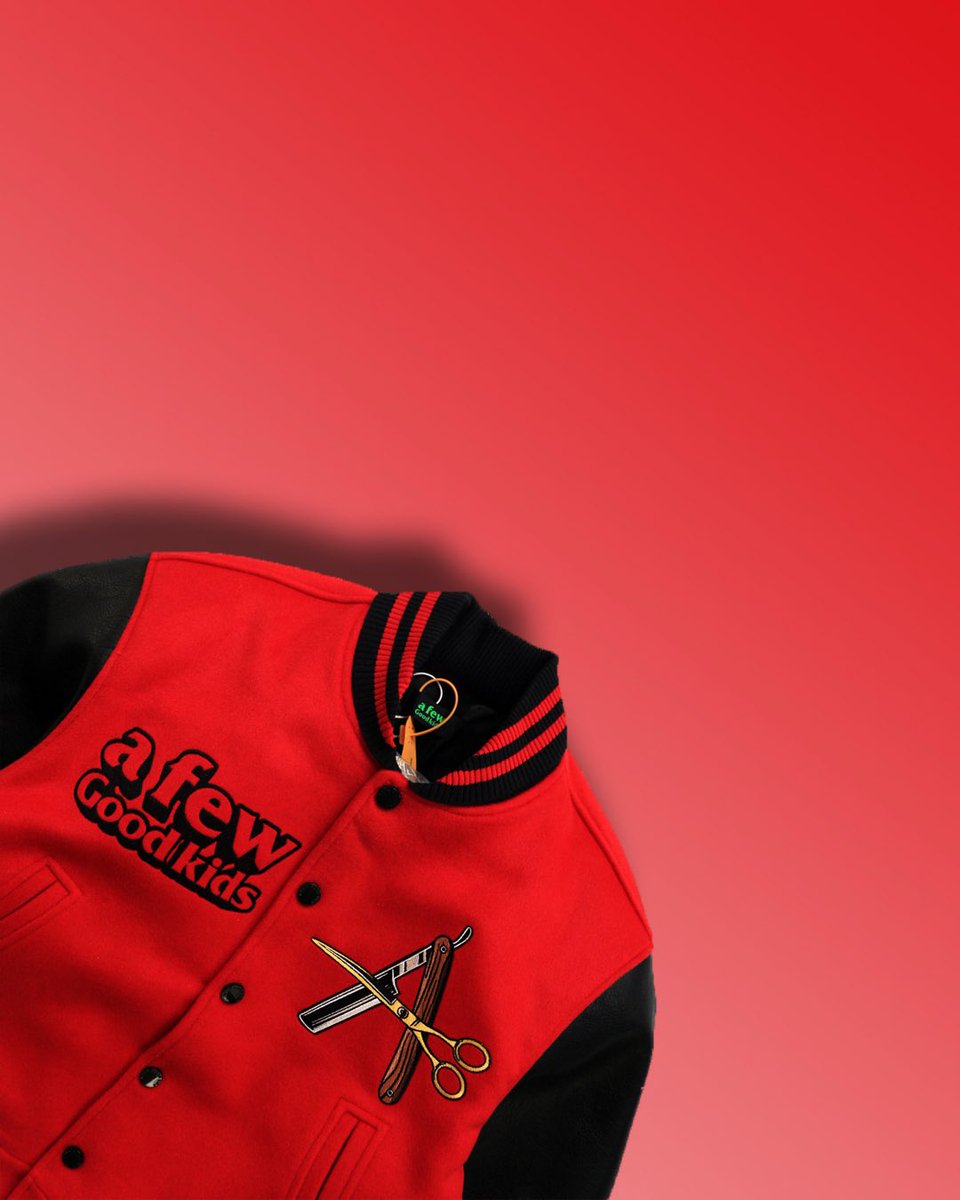 walkinstore's tweet photo. LockerRoom KYOTO

"AFGK"より新作スタジャンが到着🚥
トレンドながら定番デザインで長く愛用していただける一着となっております♻️
やはりここ最近探している方も多いスタジャン、お早めにGETしておいてください😘

>>> https://t.co/rMQBdT1icq<<<

#afewgoodkids #afgk #doncare #fall #winter https://t.co/B3EDd1d5VV