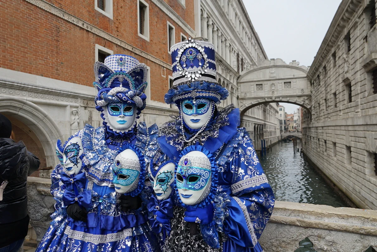 ヴェネツィアの伝統的な仮装と？日本カルチャーが入ってきた仮装の違いwww